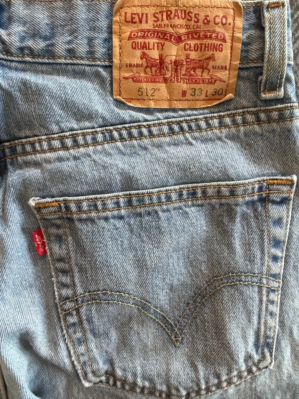 Vintage Levi’s 512 Slim Fit Jeans Men’s 33x30 Light Wash
